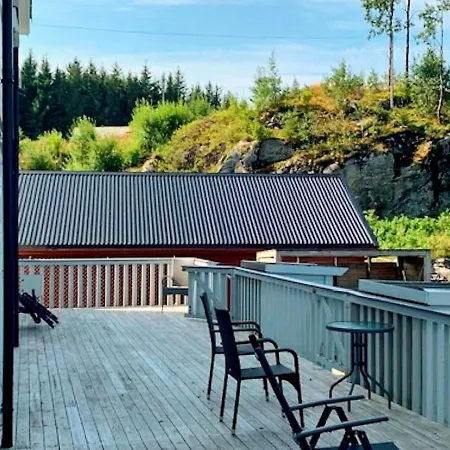 6 Person In Austrheim Дом отдыха *