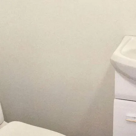 6 Person In Austrheim