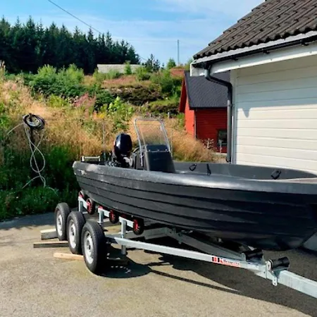 6 Person In Austrheim Дом отдыха *